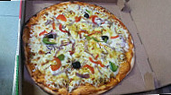 Dellys Pizza food