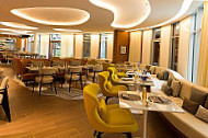 MARTIN Bar by Renaissance Paris Republique Hotel food