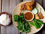 Ayam Penyet Mankawa food