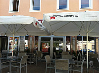 Cafebar Lounge Metro outside