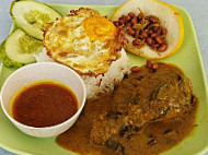 Mjk Adik Nasi Lemak Dan Goreng2 food