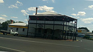 Lockyer Hotel outside