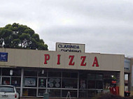 Montibella Pizza outside