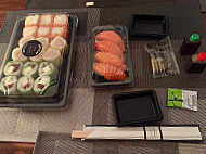 Nikki Sushi Pont de l'Arc food