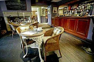 Waddington Arms food