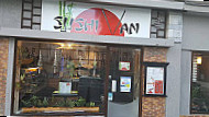 Sushi Van outside