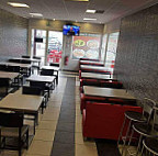 Elya Tacos Burger inside