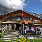 Lou Pachran - Bougnetterie du Mont Blanc outside