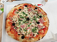 Pizza Carloni food