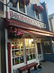 Broderick's Ice Cream Parlour outside