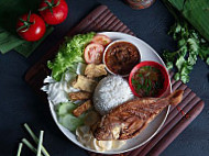 Nurul Roseida Nasi Kukus Ayam Berempah Tmn Soga food