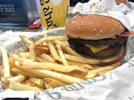 Carl's Jr Parquesur food