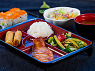 Yang's Teppanyaki & Sushi food
