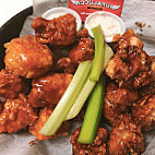 Bufalucca Sports N' Wings food