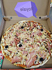 Pizza De La Baie food