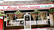 Henry's Kitchen Pasta & Grill outside
