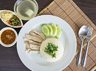 Keong Kee Chicken Rice food