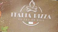 Italia Pizza Au Feu De Bois inside
