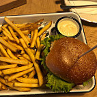 Grilly Idol Burger food