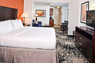 Holiday Inn Express Suites Greenfield, An Ihg inside