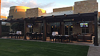 Meritage an Urban Tavern at the JW Marriott Desert Ridge Resort & Spa inside