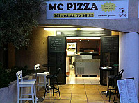MC Pizza inside