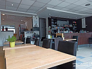 Cafe De La Place food