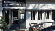 Les Plaisirs Gourmands inside