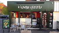 Le Kiosque a Pizza outside