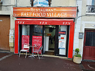 Fast Food Du Village inside