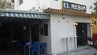 El Meson inside