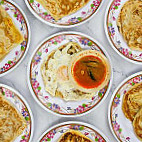 Wan Roti Canai (warong Bawah Pokok) food