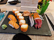 Ya-mi Sushi food