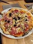 Amore E Fantasia Italien Pizzeria Pizza Levallois Perret food