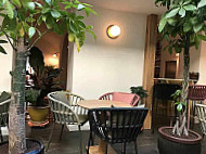 Café Des Gourmets inside