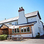 The Kilpeck Inn outside