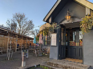 Westbury Park Tavern outside