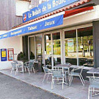 Le Relais De La Boule D'or outside