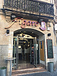 Cafeteria Figaro outside