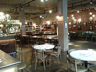 L'osteria inside