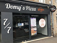Domy’s Pizza inside