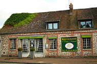 Auberge L'ecuyer Normand outside