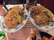 Aux Cinq Etoiles Chinoises food