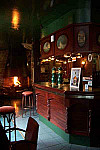 Le Schooner Pub inside