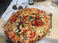 Pizzeria Milano food