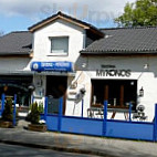 Taverna Mykonos outside