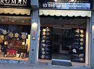 Roman Pizza Terrassa inside