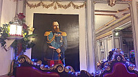 Le Tsar inside