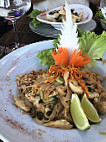O Mets Thai food