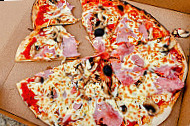 Pizza Du Fournas food